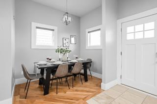 Chic Downtown Retreat Breweries, Murals & Music - 8