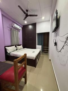 Hotel Trimurti Inn - 2