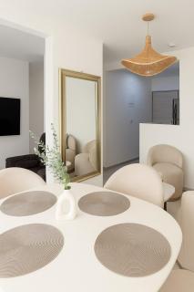 Sea Breeze Luxury Apartment - 3