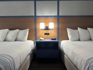 AmericInn by Wyndham, Galesburg, IL - 4