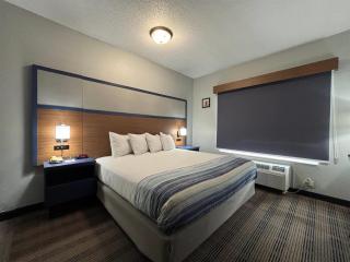 AmericInn by Wyndham, Galesburg, IL - 1