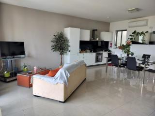 Stunning Seafront Apartment with Marina and Valletta views in Malta - 6