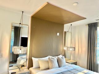 Free Parking, 75 inch TV, king Bed in Buckhead - 5