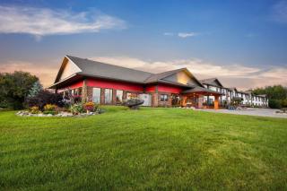 Super 8 by Wyndham Eveleth - 1