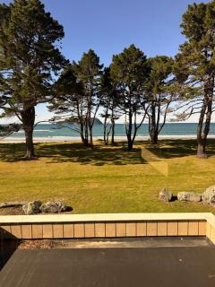 Beachfront Bliss in Pauanui 6 bedroom - 0