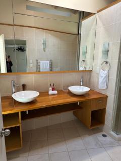 Beachfront Bliss in Pauanui 6 bedroom - 1