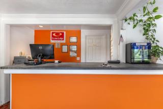 Econo Lodge Lee - Great Barrington - 3