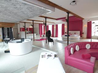 Cozy Stay with Pool & Nature - 1