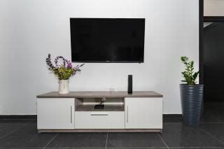 Central 2 Bdr Flat St Lazaros - Phoenix Lodge - 7