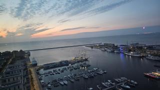 Sea Towers Luxury Apartment - 7