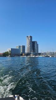 Sea Towers Luxury Apartment - 8