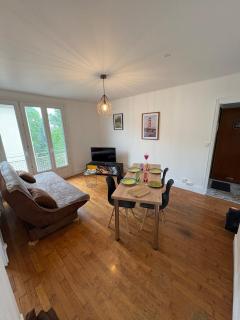 Apt 56m2, 2chambres,salon, parking, 5 mns C ville - 5