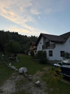 Vila Liniștea serii - 3