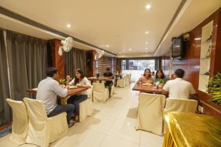 FabHotel Pleasure Inn - Near DB Mall - 6