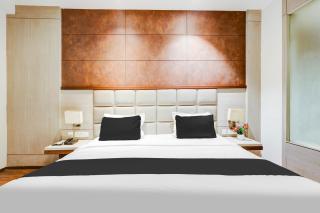 Super Townhouse Chhatarpur Near Metro Park - 4