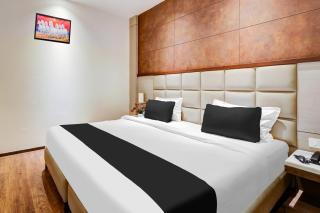 Super Townhouse Chhatarpur Near Metro Park - 7