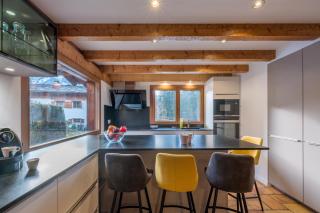 Chalet Altura- 5 Bedrooms - Jacuzzi and Sauna - By Cozee Rentals - 0