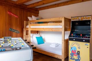 Chalet Altura- 5 Bedrooms - Jacuzzi and Sauna - By Cozee Rentals - 2