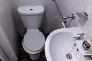 One Bedroom Flat by Brookland Stays Serviced Accommodation Short Lets Blackpool with Free WiFi - 1