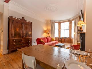 Pass the Keys Spacious Designer Flat in Ladbroke Grove - 1