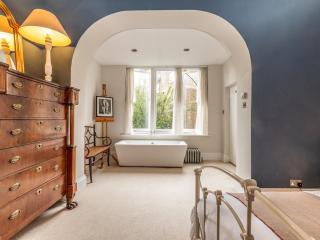 Pass the Keys Spacious Designer Flat in Ladbroke Grove - 8