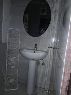 Executive getaway flat in the heart of Dansoman - 1