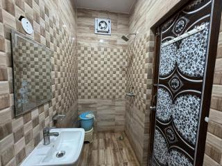 Hotel Vrindavani Kunj - Mathura - 4