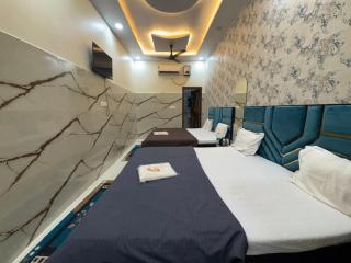 Hotel Vrindavani Kunj - 2