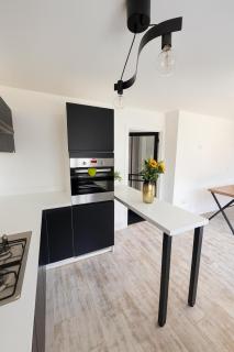 3BR Detached Home, Driveway & Large Rear Garden - 4