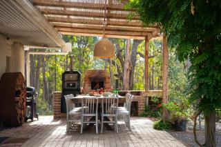 Forest Estate Daylesford 8 Bedrooms 18 pax Pool Sauna Weddings - 9