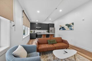 Stylish Downtown Unit with Historic Charm apts - 4