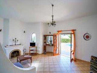 Modern villa in an exclusive residential area with a private swimming pool - 1
