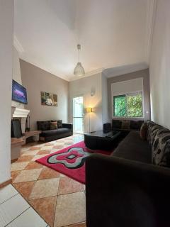 Spacious appartment in center harhoura - 1