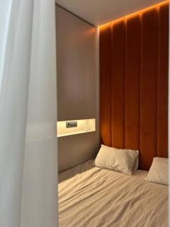 Крута студія в самому центрі Черкас з панорамним видом на Дніпро, дуже стильна! - 4