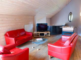 Large Home with Sauna, Ovifat - 9