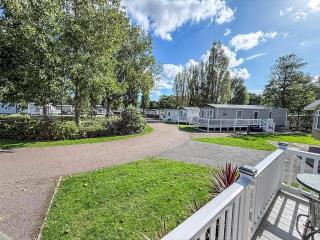 Beautiful 8 Berth Caravan With Decking At Haven Hopton Beach Ref 80011B - 8