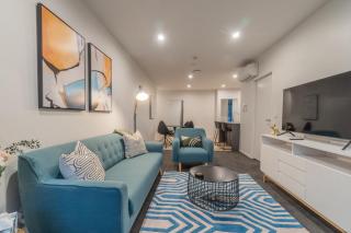 High End Centrally located apartment with carpark - 3