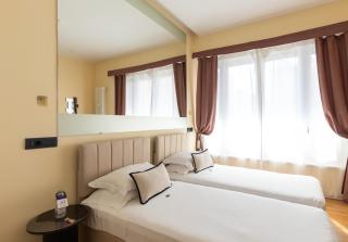 AH - Fashion District - Milan - 3