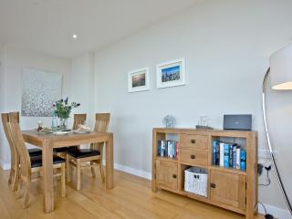 Pebbles, Horizon View - 1