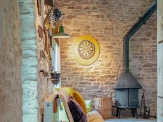 Upper House - Uk48805 - 8