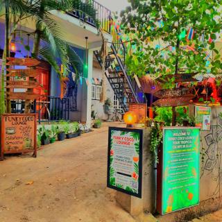 Funky CoCo Bar - 0