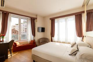 AH - Fashion District - Milan - 7