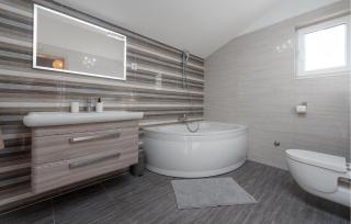 Awesome Home In Podgradina - 4