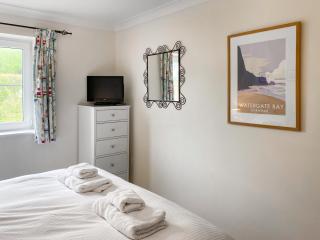 Apartment 20 Waves - 5