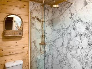 Wind Hall Log Cabin - 2