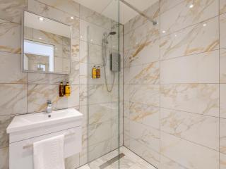 Belgrave Sands Apartment - 1