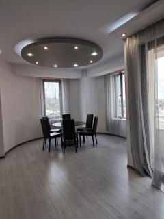 Peak City Residence - 1