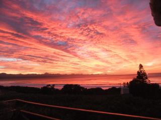 Dolphins' Playground Beachfront B&B - 2