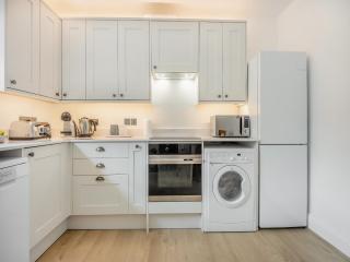 Sea Whispers Cottage - 5