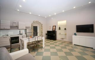 Stunning Home In Solarino - 9